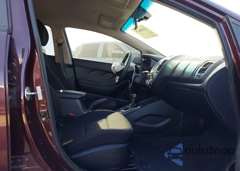 2018 Kia Forte Lx из США, поврежденный, VIN 3KPFK4A73JE269903